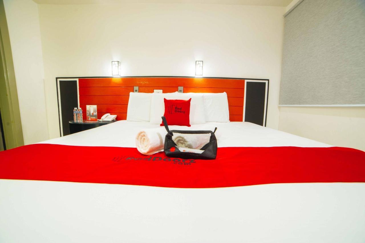 Reddoorz Plus Near San Pedro Cathedral Davao City Екстериор снимка