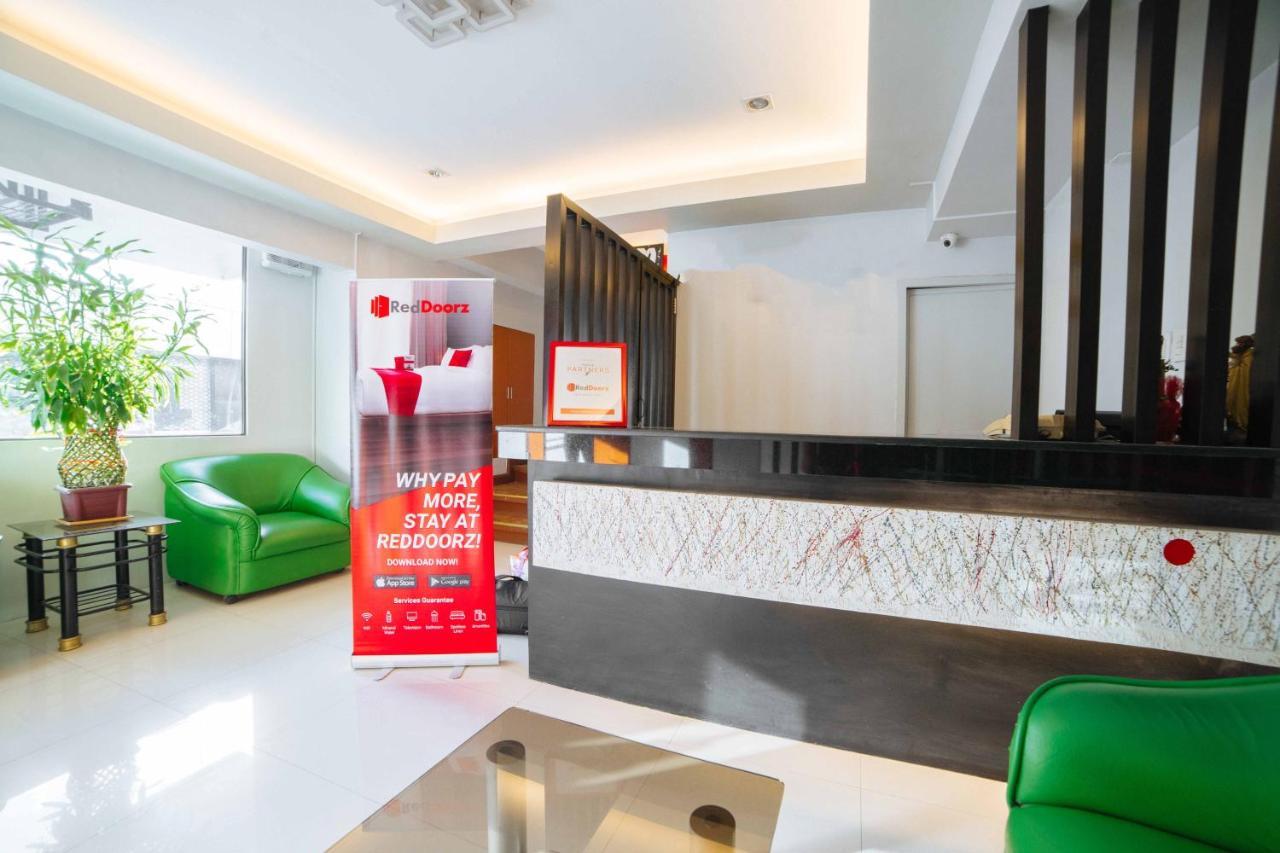Reddoorz Plus Near San Pedro Cathedral Davao City Екстериор снимка