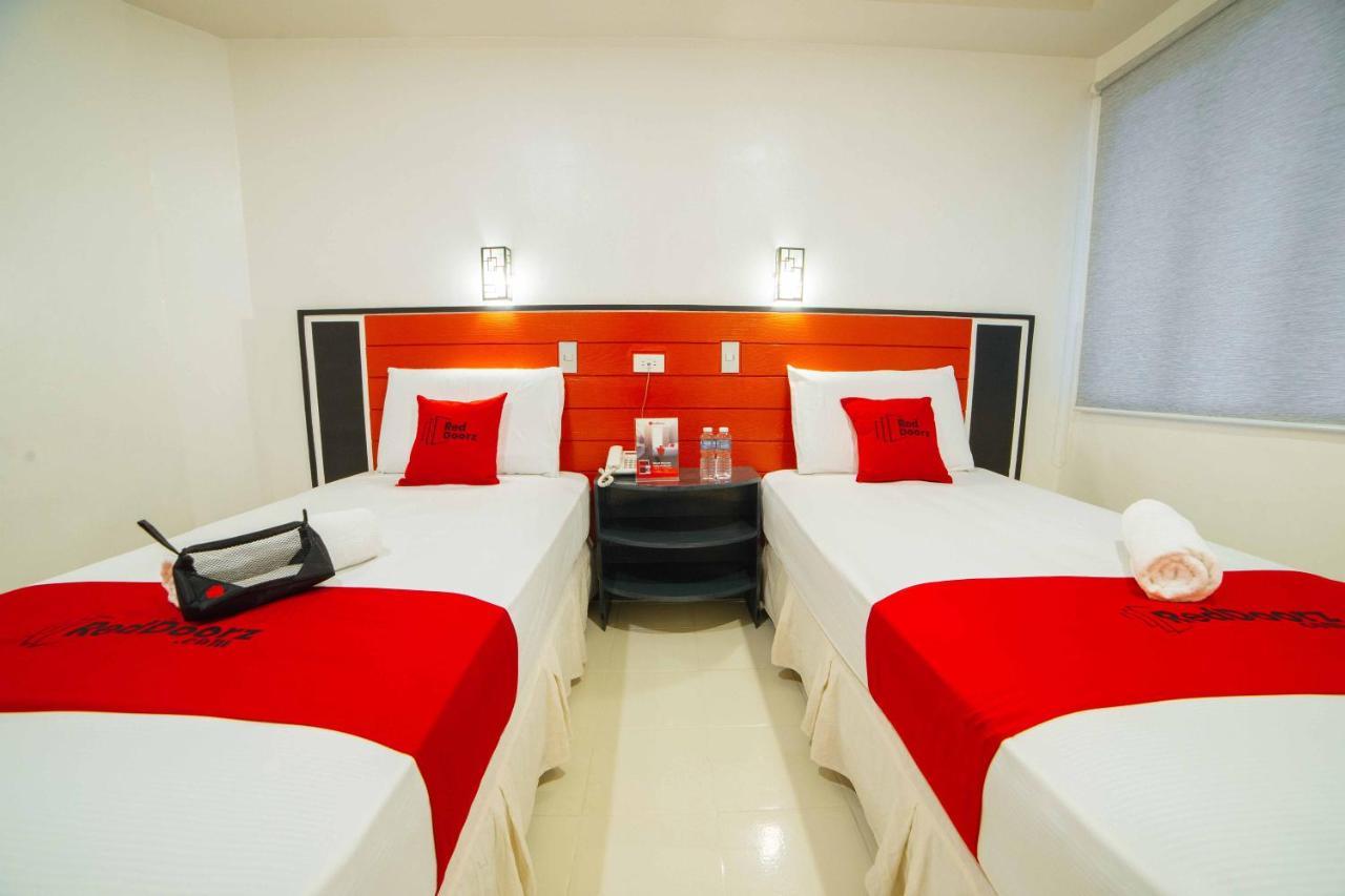 Reddoorz Plus Near San Pedro Cathedral Davao City Екстериор снимка