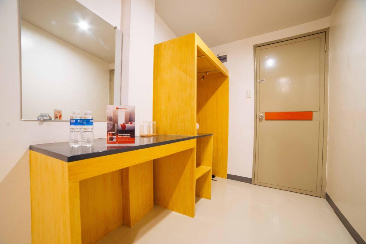 Reddoorz Plus Near San Pedro Cathedral Davao City Екстериор снимка