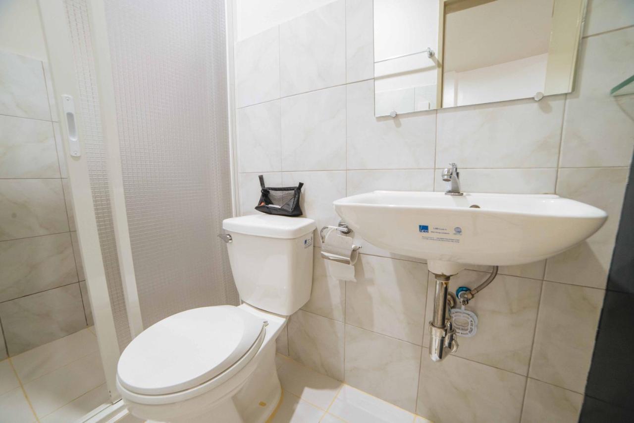 Reddoorz Plus Near San Pedro Cathedral Davao City Екстериор снимка