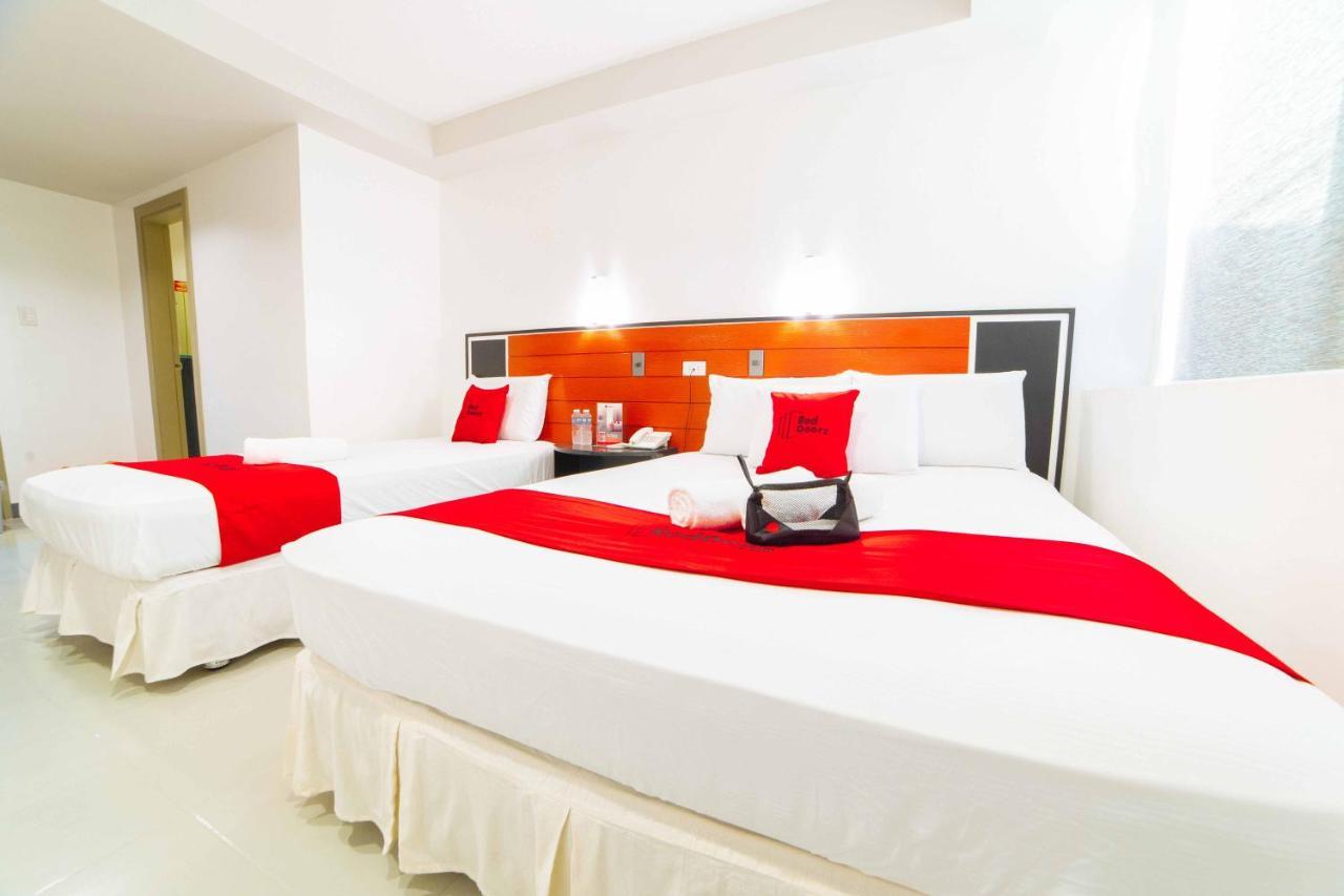 Reddoorz Plus Near San Pedro Cathedral Davao City Екстериор снимка