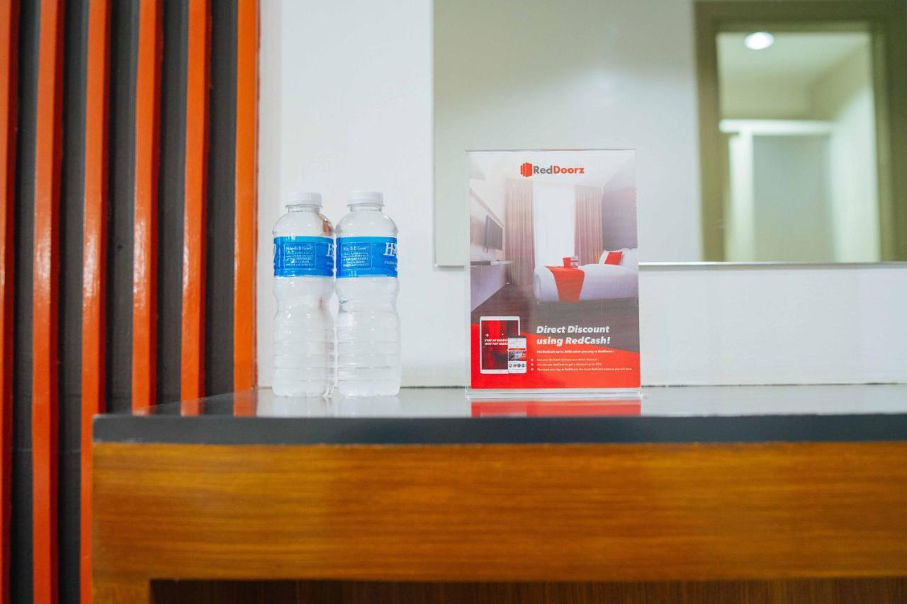 Reddoorz Plus Near San Pedro Cathedral Davao City Екстериор снимка